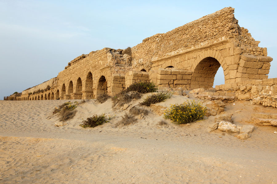 roman aqueduct - when did indoor plumbing start