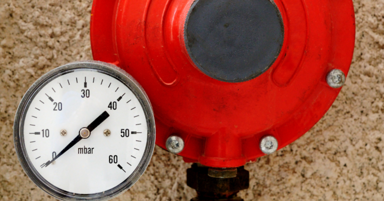 Adjusting A Water Pressure Regulator in 4 Easy Steps