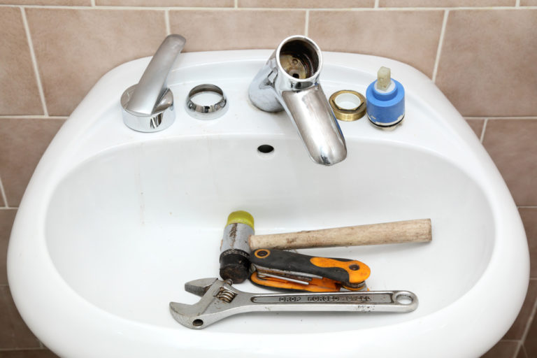 How Do Faucets Work? (5 Different Types Explained!)