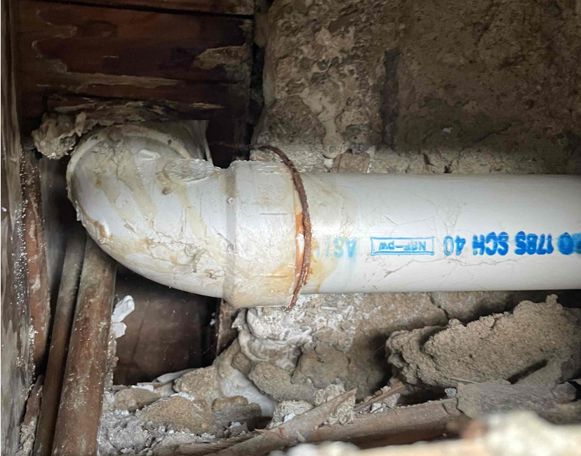 1 tom plumber job site
gas leak cracked pipe