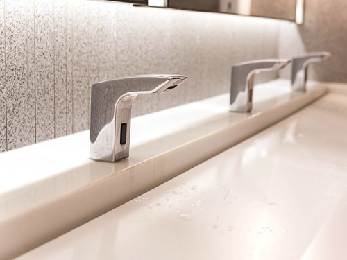touchless faucets 