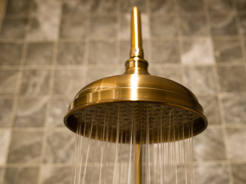 high efficiency shower head to conserve water